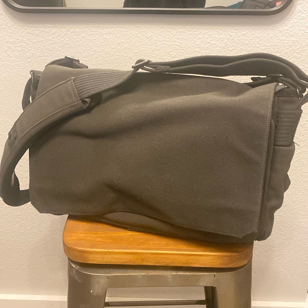 Lowepro messenger camera bag